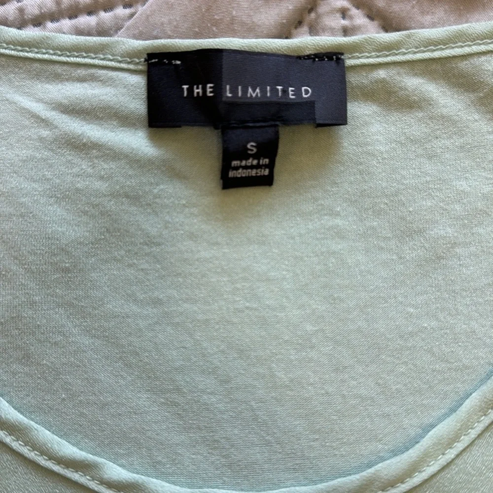 2/$10 The Limited Ruffled Cap Sleeve Blouse Top Sz S Pale Green - Picture 2 of 7